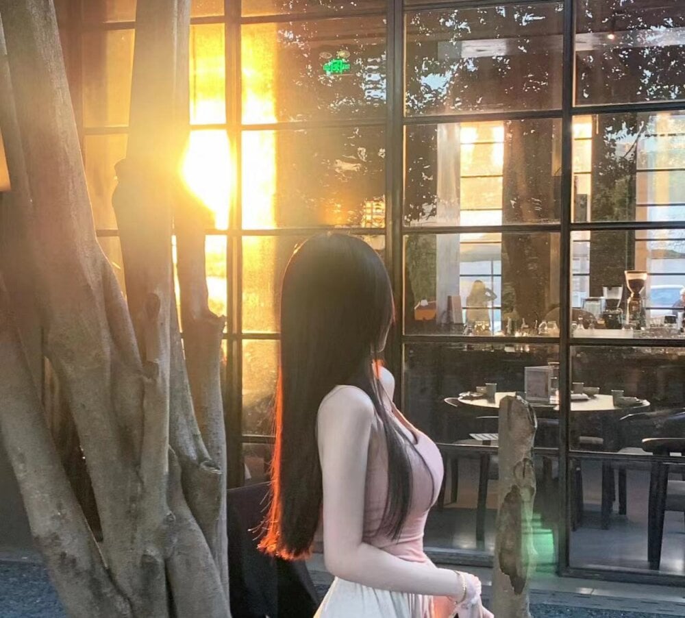 Live sex webcam photo for Bubbles-01 #281175809