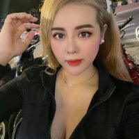 JunZii's webcam live show