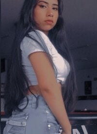 tania-cute-02's Offline Chat Room