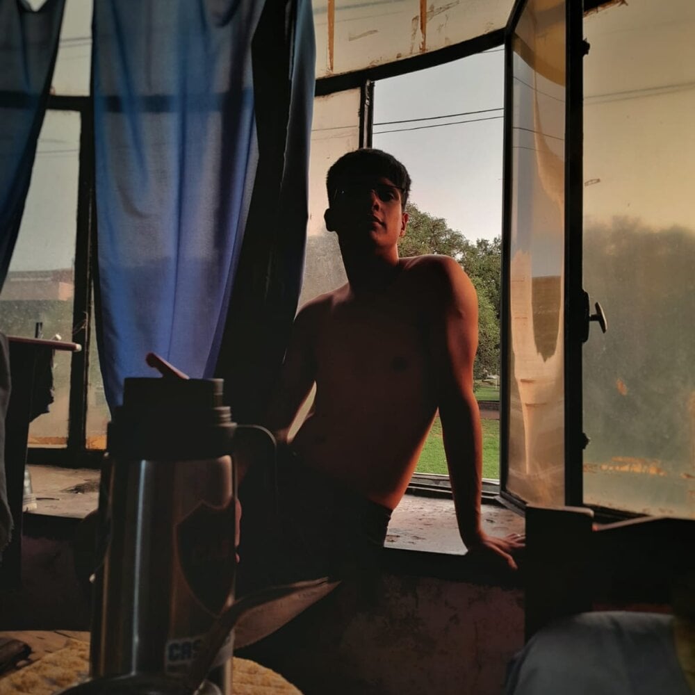 Eliascab Offline XXX-Chat