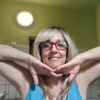 Lora85's webcam live show