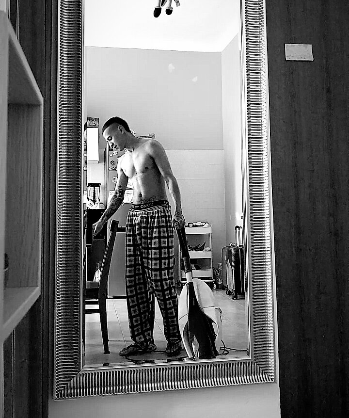 adrianofrancais25 from stripchat