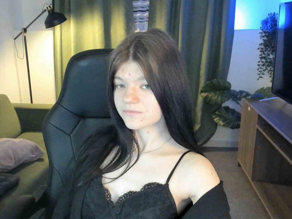 sleekcams.com stasyacollins livesex profile in r-kellys-house cams