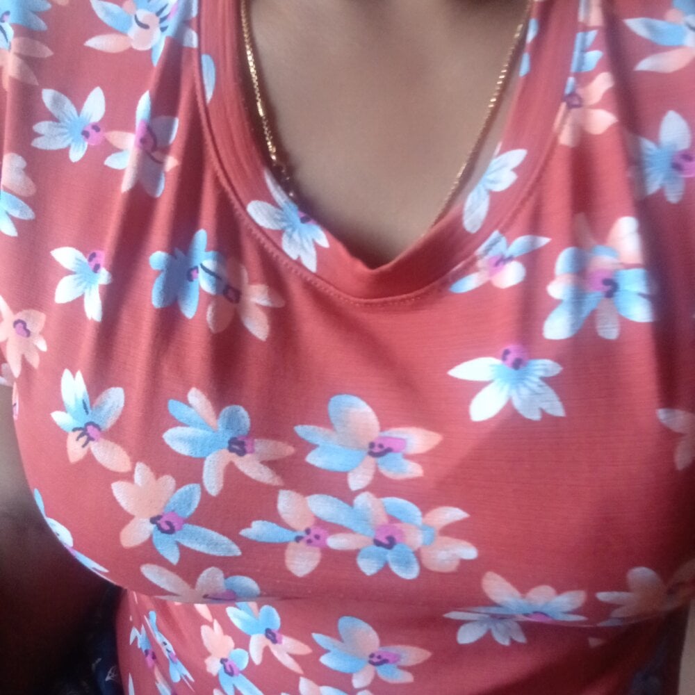 stripchat crazysexy_aunty webcam profile pic via show2cam.com