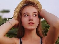 Anabella__a's Offline Chat Room