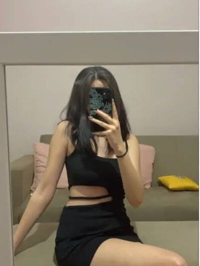 NAYRA-18 on StripChat