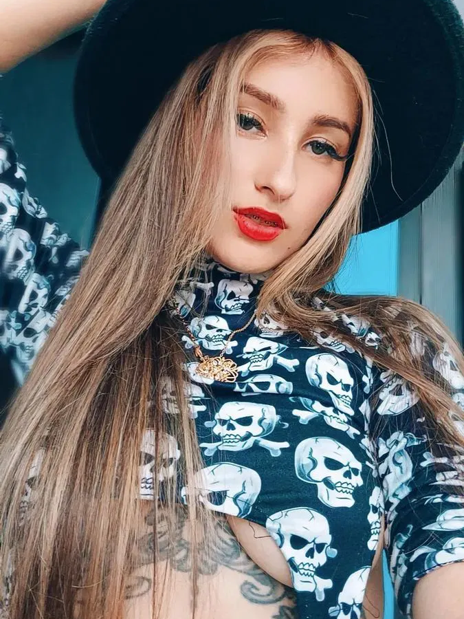 ChloeWest69 profile