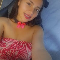 emilia_rose13's webcam live show