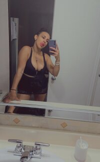 Squrtybabe012's Offline XXX Chat