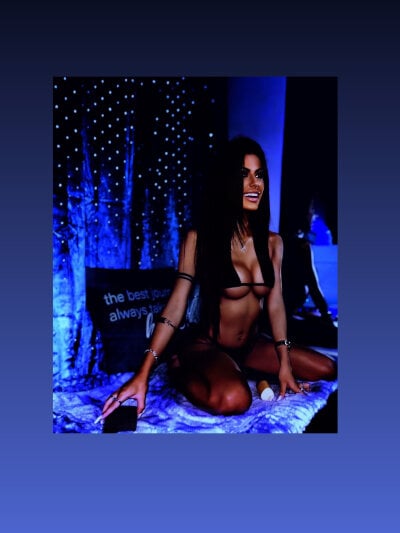 Miaaa95 on StripChat