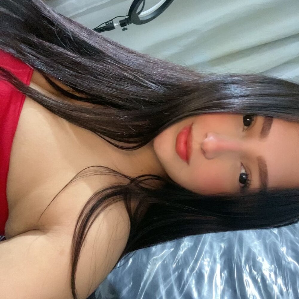 livesex.fan lily_hiill7 livesex profile in colombia-my-schedule-from-1200-mm-to-600-700-pm cams