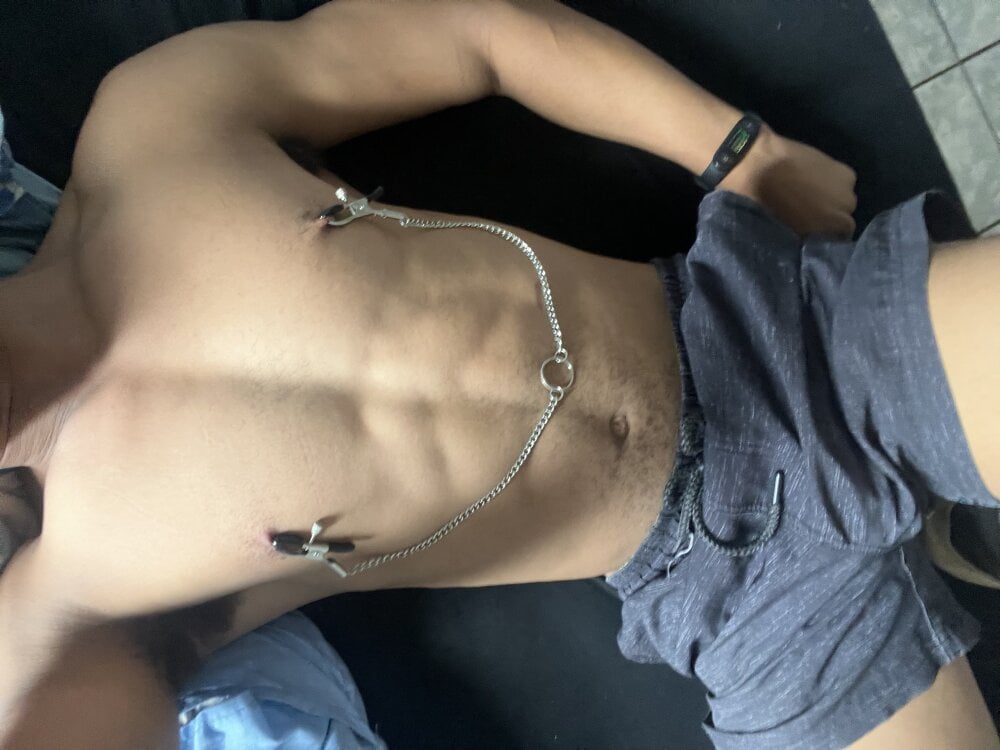 passivoputonego from stripchat