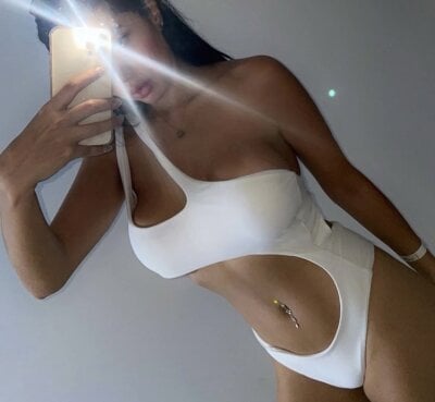 oh_nina on StripChat