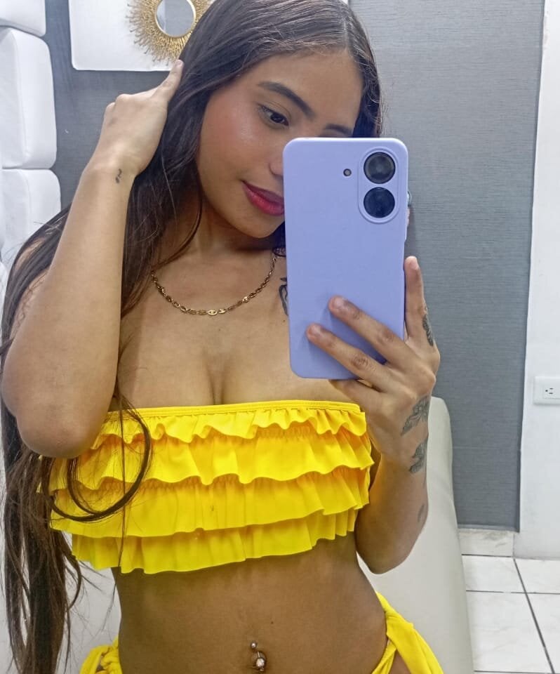 livesex.fan aby-taylor livesex profile in on-ur-hots-dreams cams