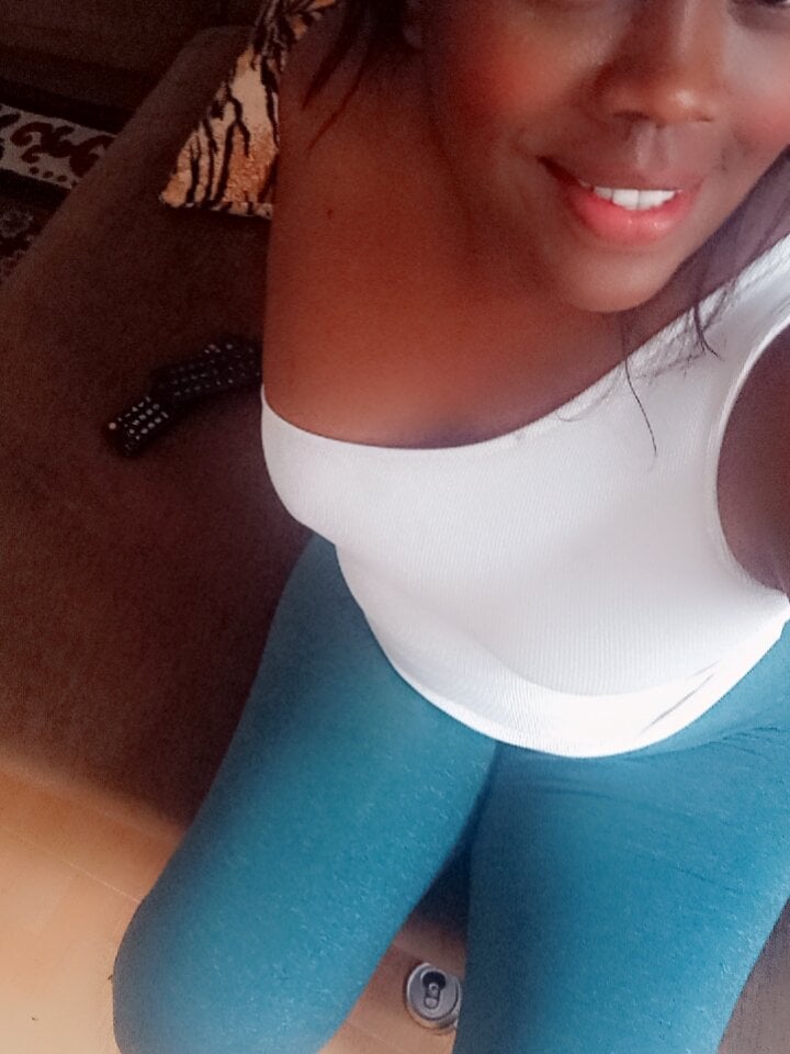 maturelivesexcams.com laurymia livesex profile in telugu cams