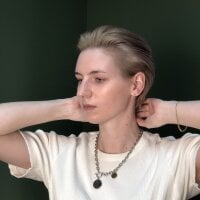MoniueMarin's Offline Chat Room