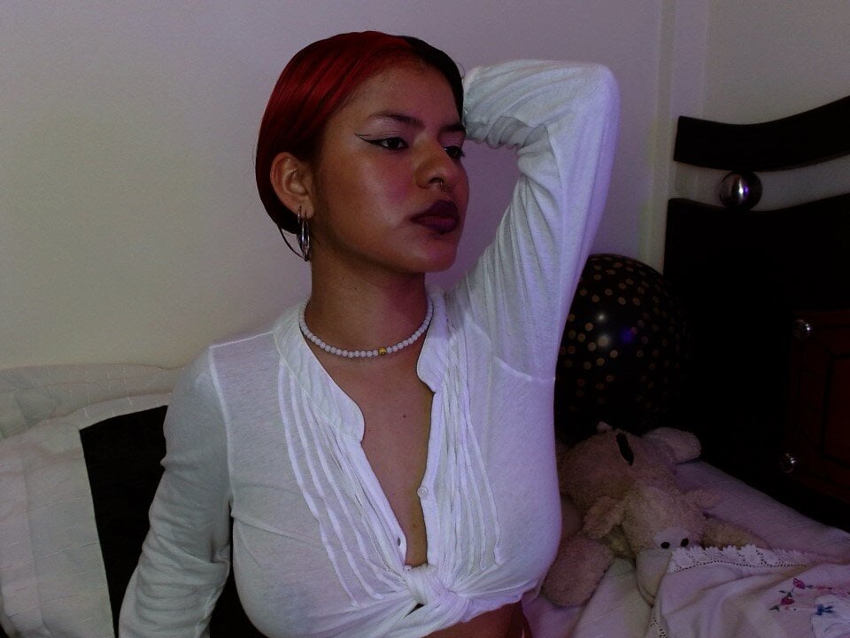 Live sex webcam photo for Scarlettyummy #290236645