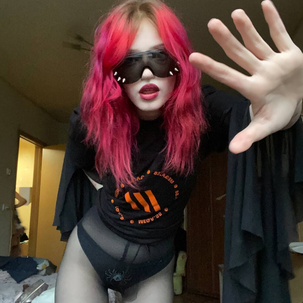 Live sex webcam photo for goddesspay #289995546