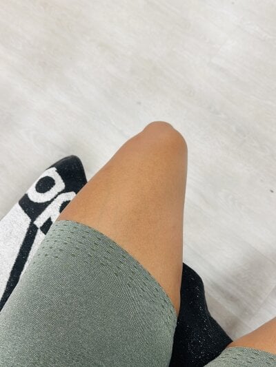 Emyferrari Female Trimmedmixed Free Cam Striptease