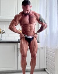 Magnificmuscles89's webcam live show