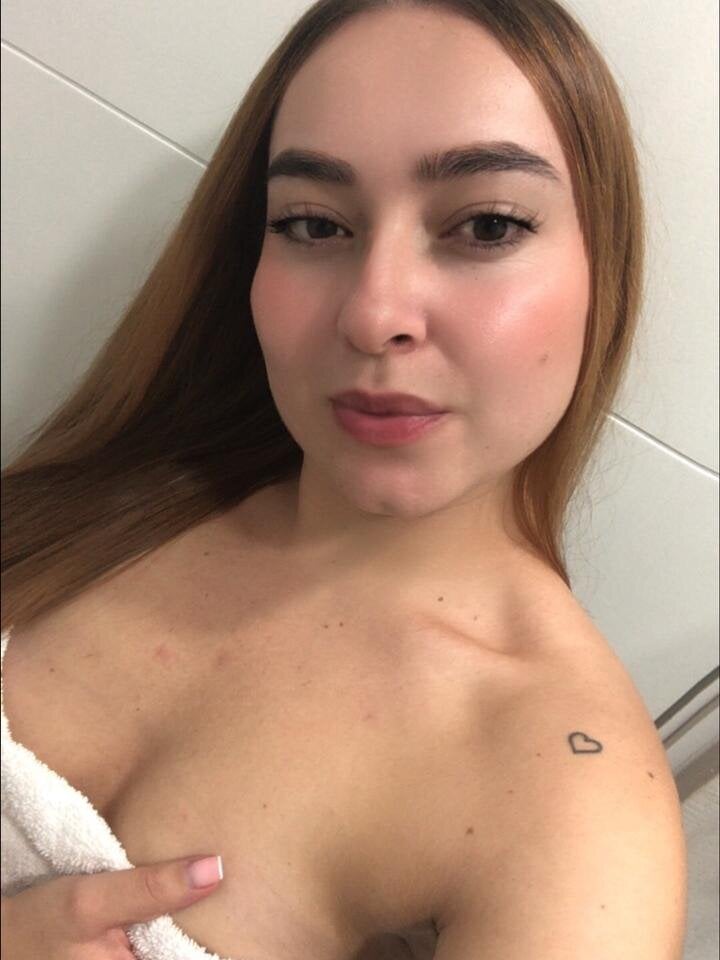 carly_lawrence profile