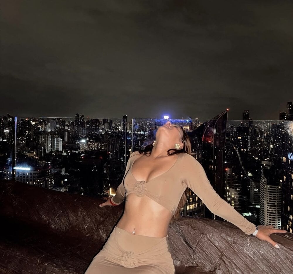 Binsha1111's Offline XXX Chat