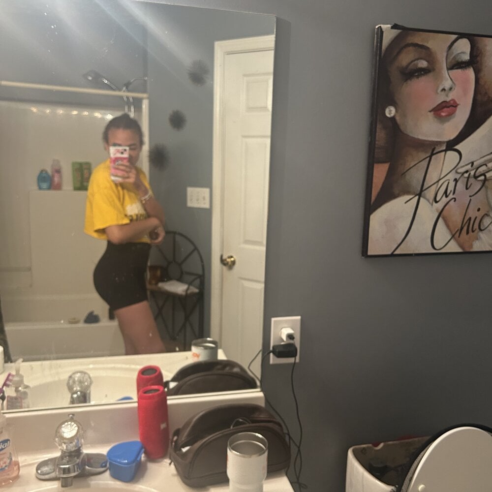 sexcityguide.com 69cumcouple livesex profile in mischiefs-room cams