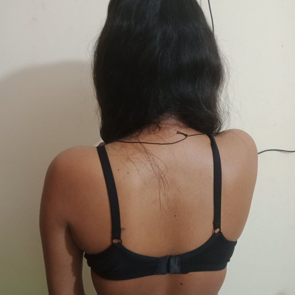 Teri_lella live cam model at StripChat