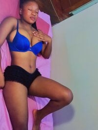 hottie-babie's Offline Chat Room