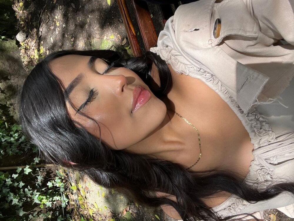 livestrip-joy.com venusnorie livesex profile in granny cams