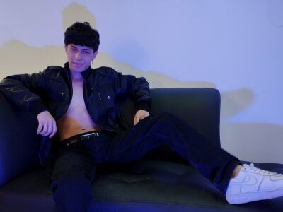 Axel_evanss1 - Stripchat Teen Lovense Blowjob Boy 