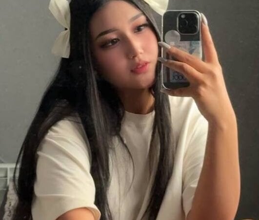 glamcambabes.com yunamini livesex profile in bisexual cams