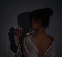 Soffia_Lia Adlı Modelin Çevrimdışı Sohbet Odası