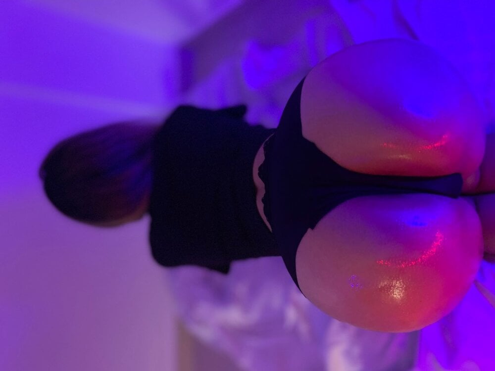 Shahira_peti's most recent online preview