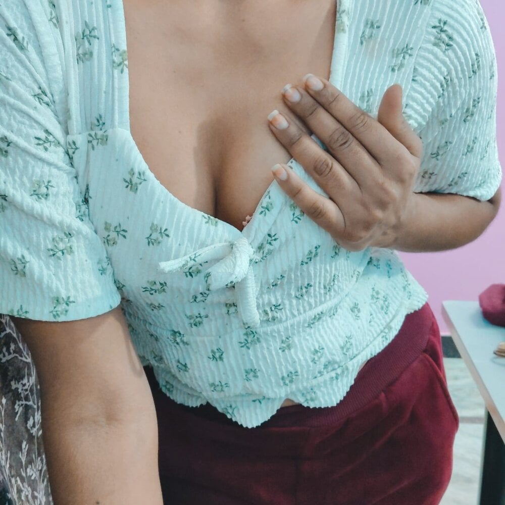 bestlivesexchat.com shakis8989 livesex profile in latino cams