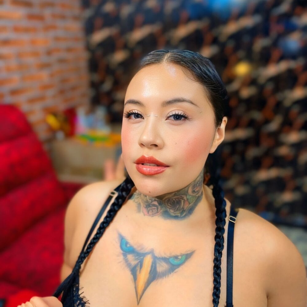 stripchat adaira_callie webcam profile pic via livesexbbwcams.com