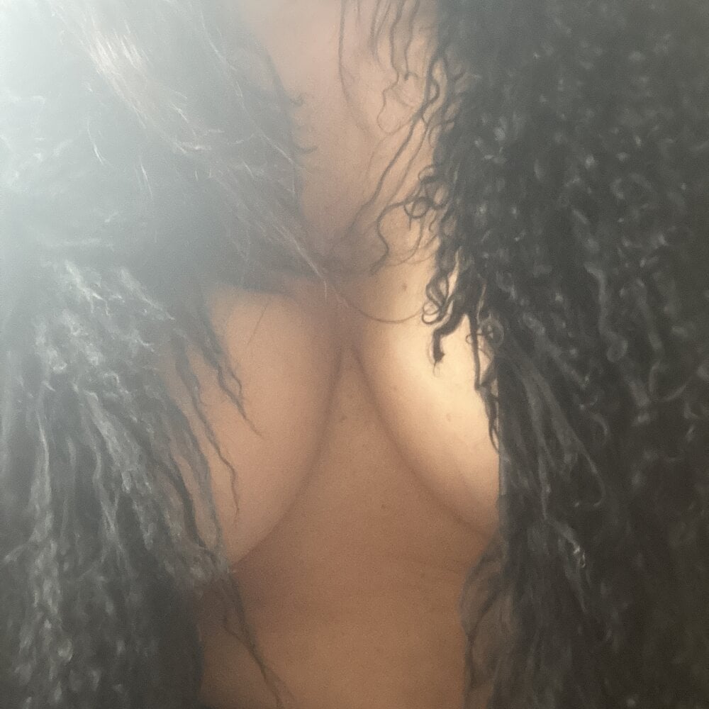 Онлайн чат XXX PetiteMilly