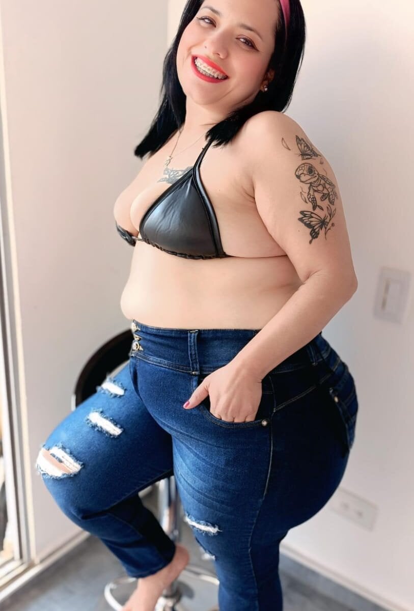 newporncams.com lia_taboomaturebbw livesex profile in large-tits cams
