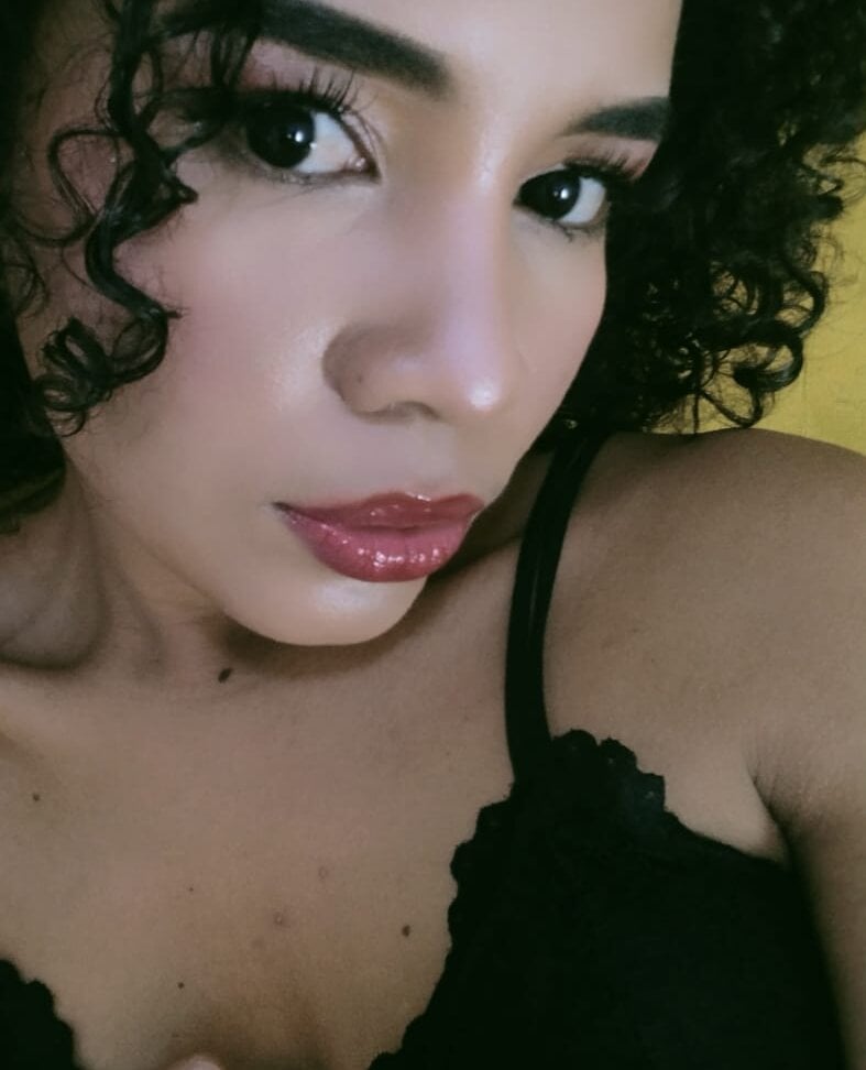 elivecams.com gigi_cherry livesex profile in dont-worry-be-happy cams