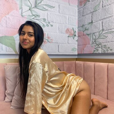 Emmy_Cute18 private show