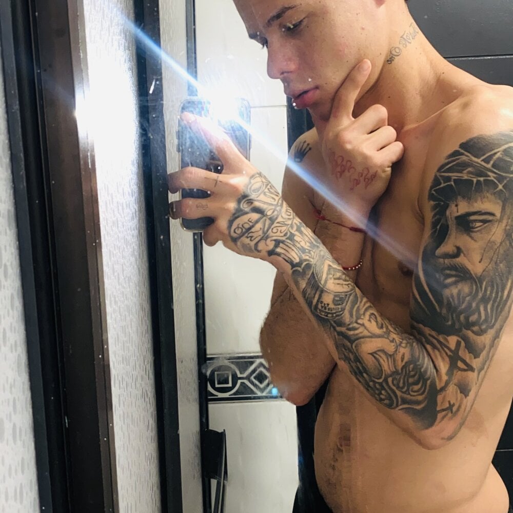 Zeus_Bigcock21 profile