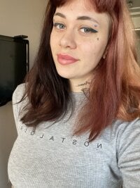 InkedVixen's Offline Chat Room