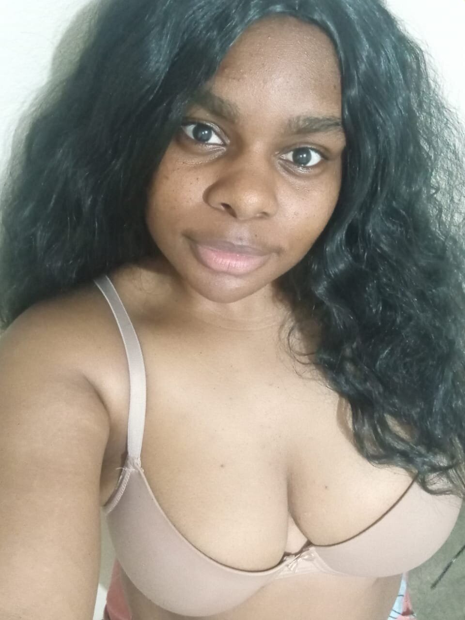 Hot_Yolanda
