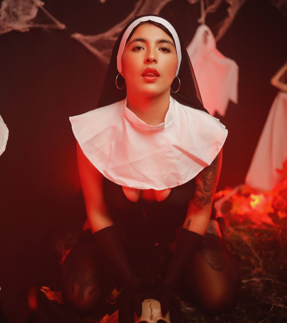 Live sex webcam photo for CristalCerati #290079610