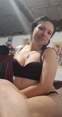 sharina202cl's Offline XXX Chat