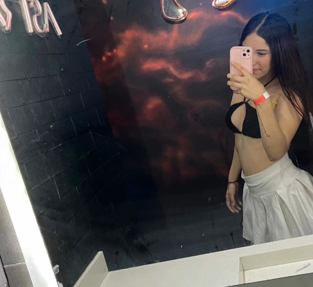 glamorous__ggh from stripchat
