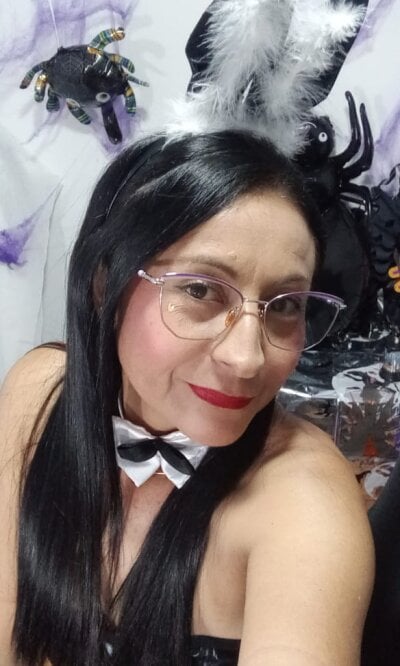 roleplay chatroom Donna Cherry