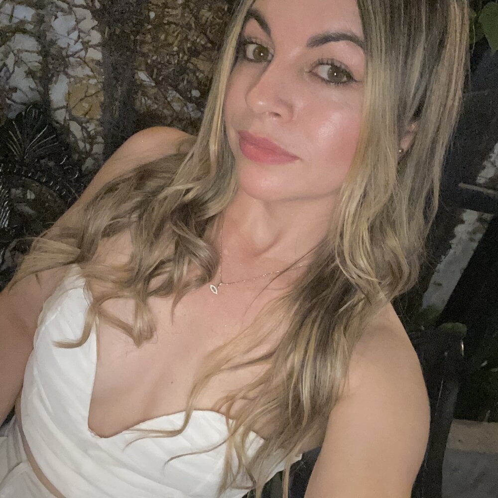 sara_bekers webcam profile - Azerbaijani