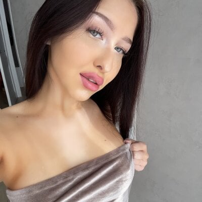 Cassilliavngmillao - Stripchat Girl 