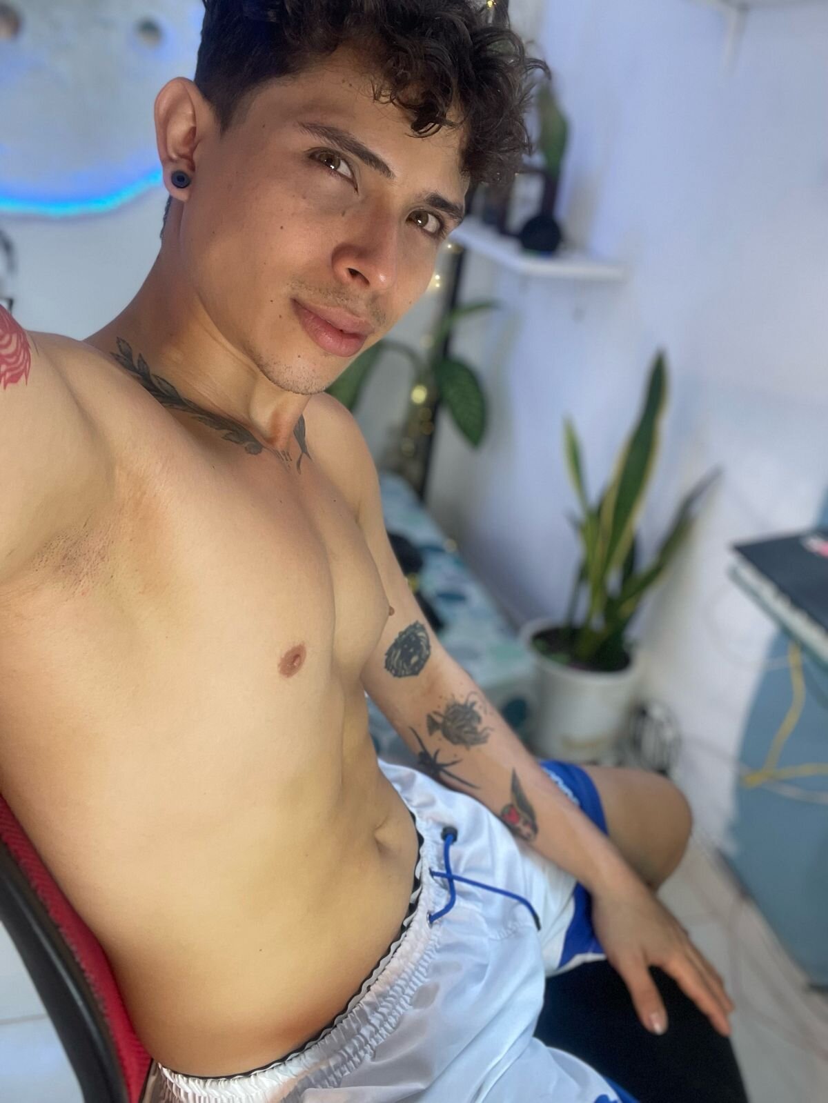 Leo__Manbreaker